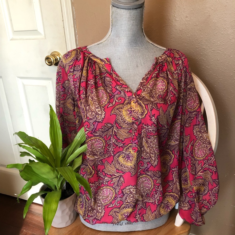 Ann Taylor LOFT brand Women’s size Medium Petite (MP) blouse - Picture 3 of 9